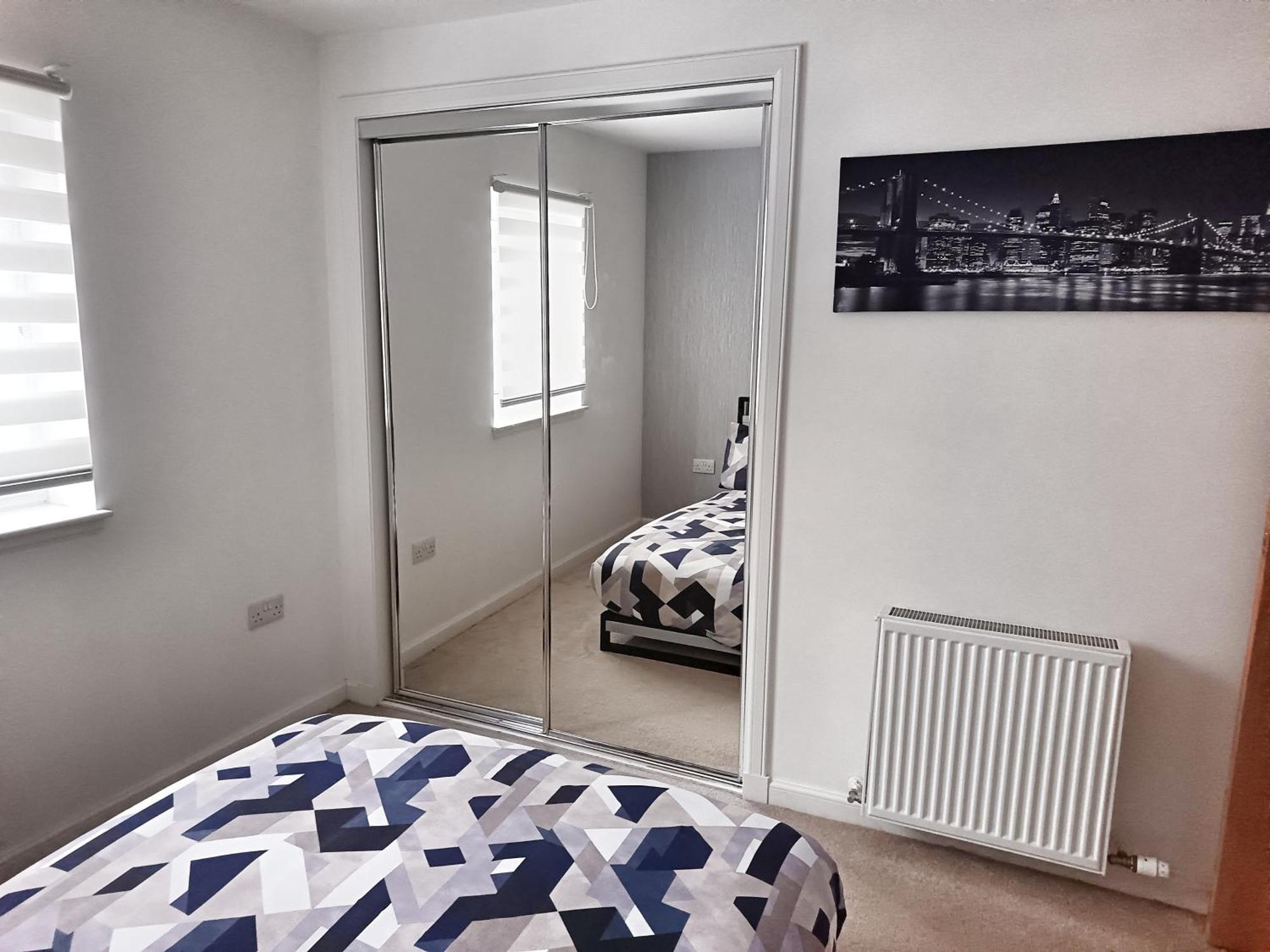 Modern 2 Bed Ground Floor By Lains Lettings Apartment *